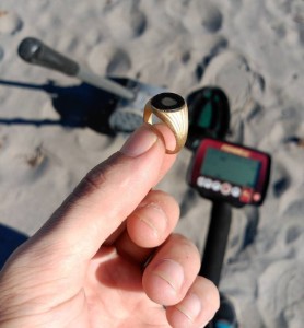 Gold ring discovered with Fisher F44