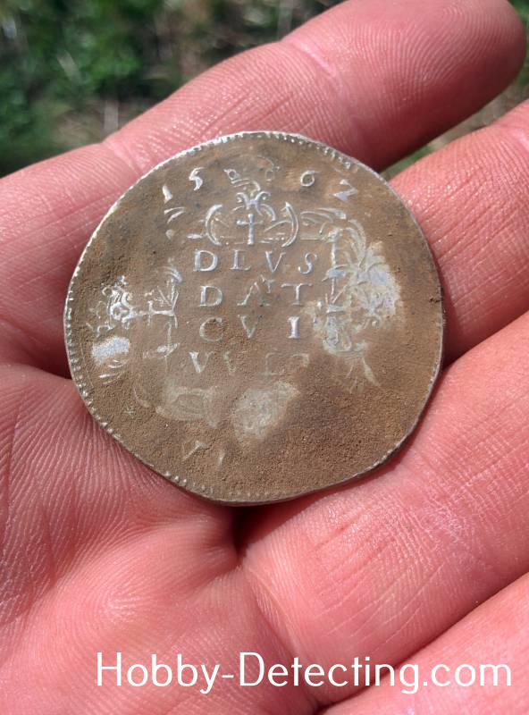 2 treasures found in Estonia on the one field
