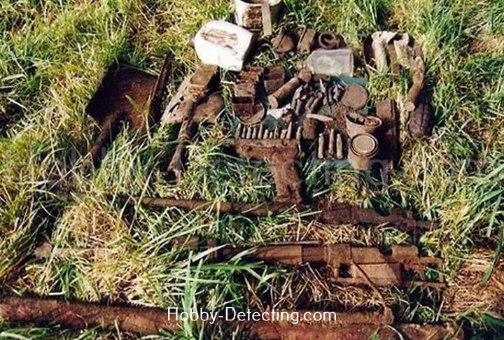 When detectorists found US Soldier and his photo camera of WW2 era (result and photos!+)